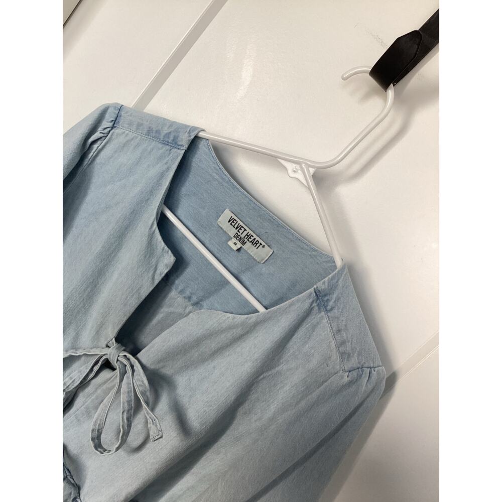 Velvet Heart Light Blue Denim Blouse with Front Tie - Size M - Picture 2 of 9